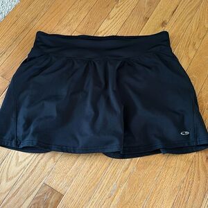 Champion work out tennis skirt skirt black shorts under M comfortable flattering